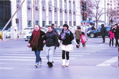 北京整治"中國式過馬路"