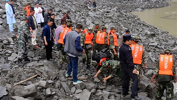 四川茂縣山體垮塌已有35人確認安全 仍有73人失聯(lián)